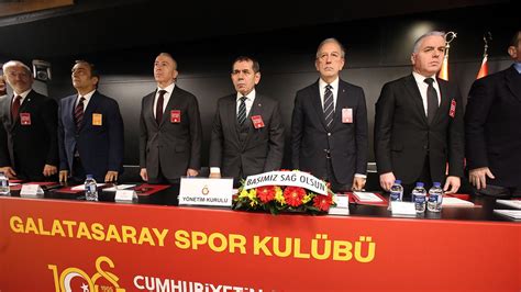 G­a­l­a­t­a­s­a­r­a­y­­d­a­ ­D­i­v­a­n­ ­T­o­p­l­a­n­d­ı­